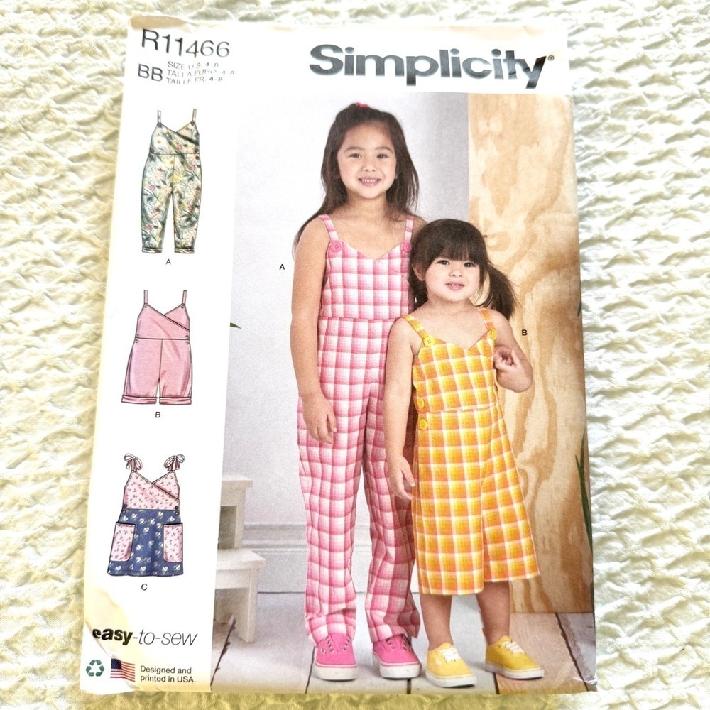 Simplicity Pattern Toddlers Childrens jumpsuit romper and jumper R1166